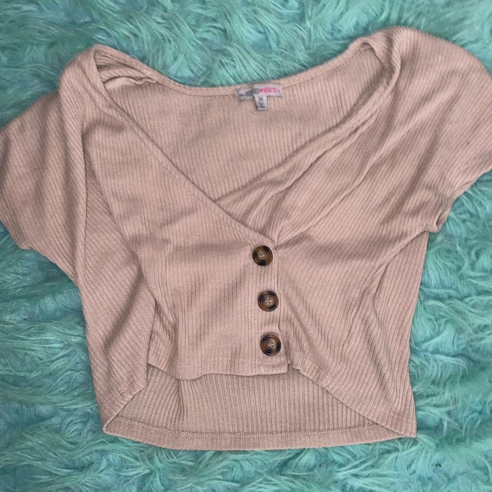 Medium cream colored crop top